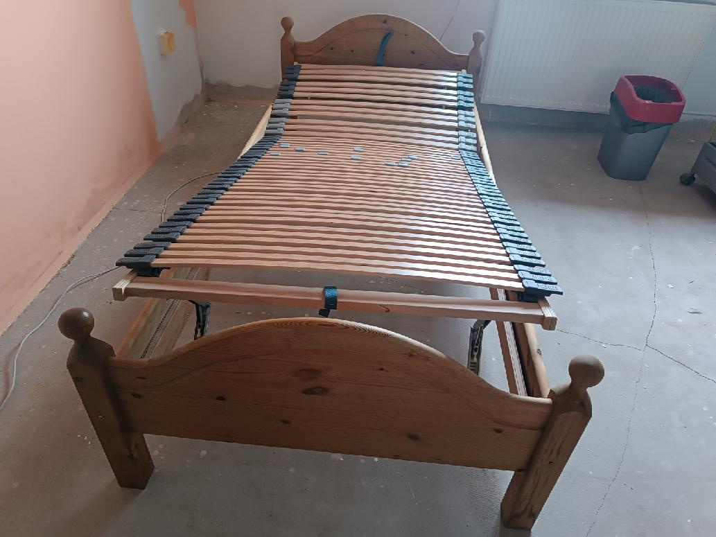 Postel dřevo masív 90cm x 200cm včetně roštu a matrace - 2