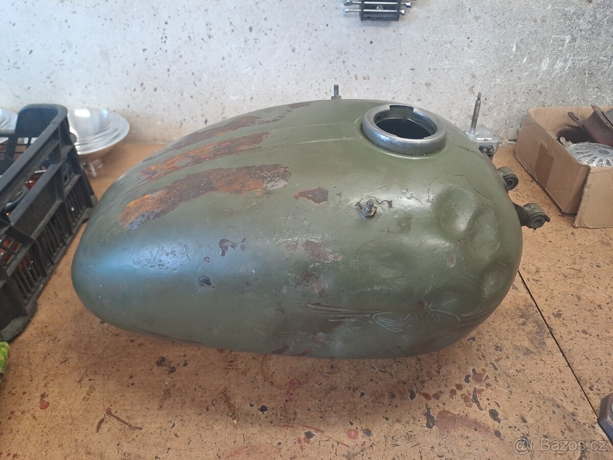 Nádrž jawa 579 554 švéd - 2