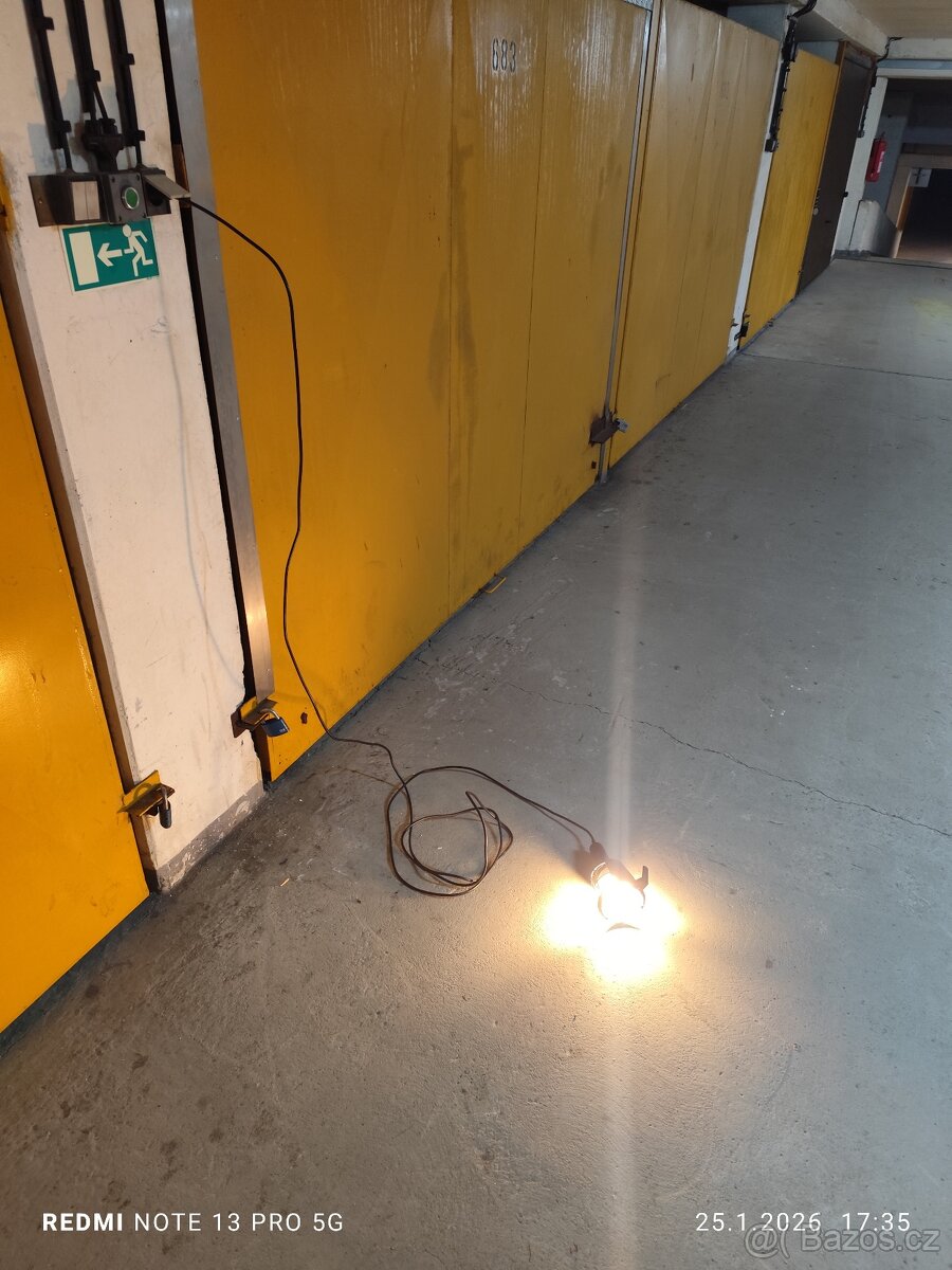 Montážní lampa vc.led žárovky - 2