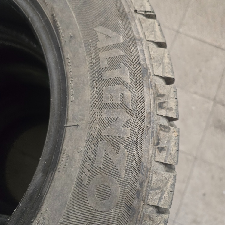 pneu 215/65/16 98T - 2