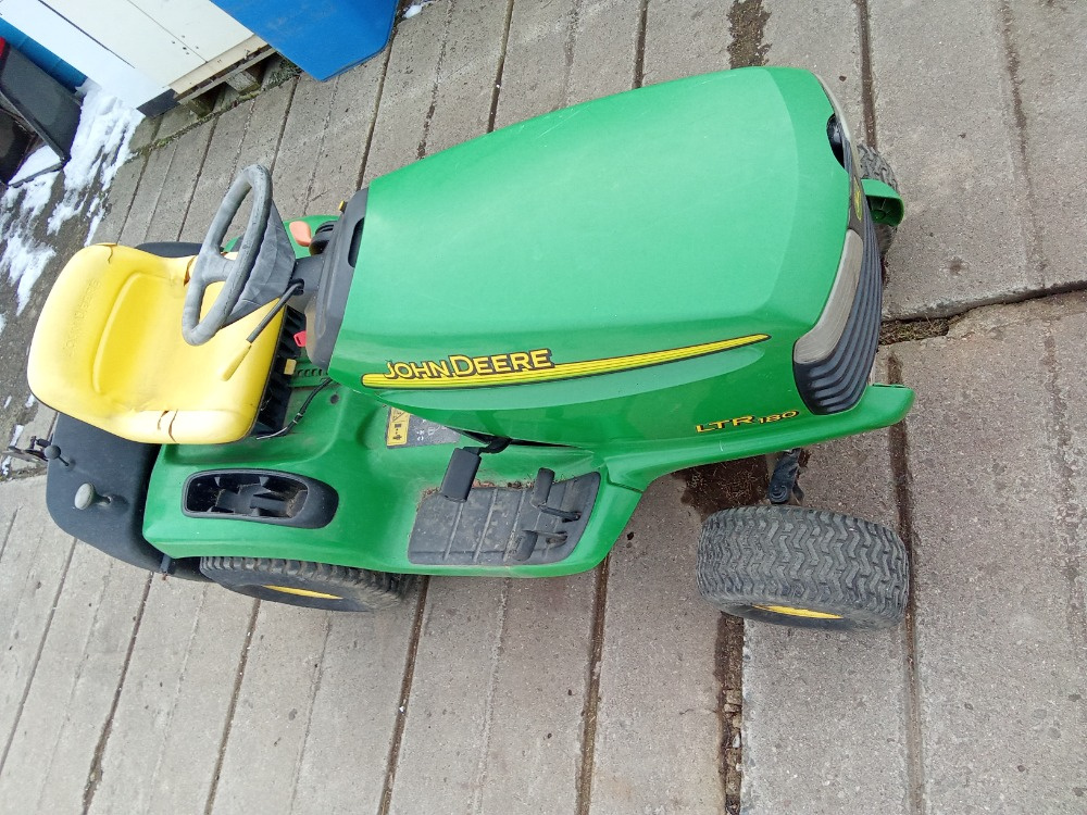Zahradní traktor John Deere LTR 180 díly - 2