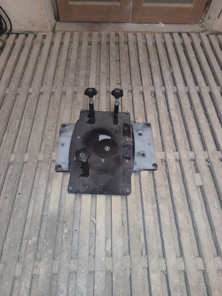 Otočná konzole vw t6 - 2