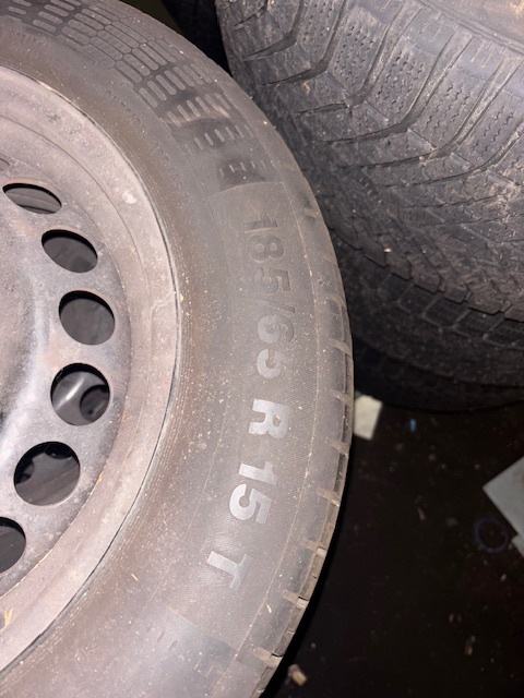 Obuté plechy 185/65 R15 - 2