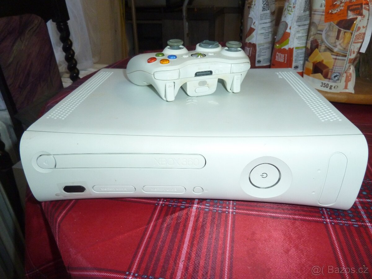 X BOX 360 a ovladač pro x-box - 2