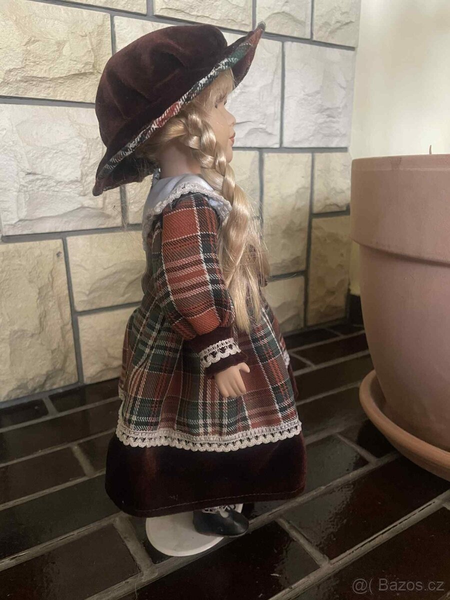 panenka s porcelánovou hlavičkou a ručičkami - 2