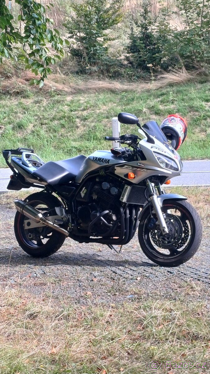 Yamaha fzs 600 - 2