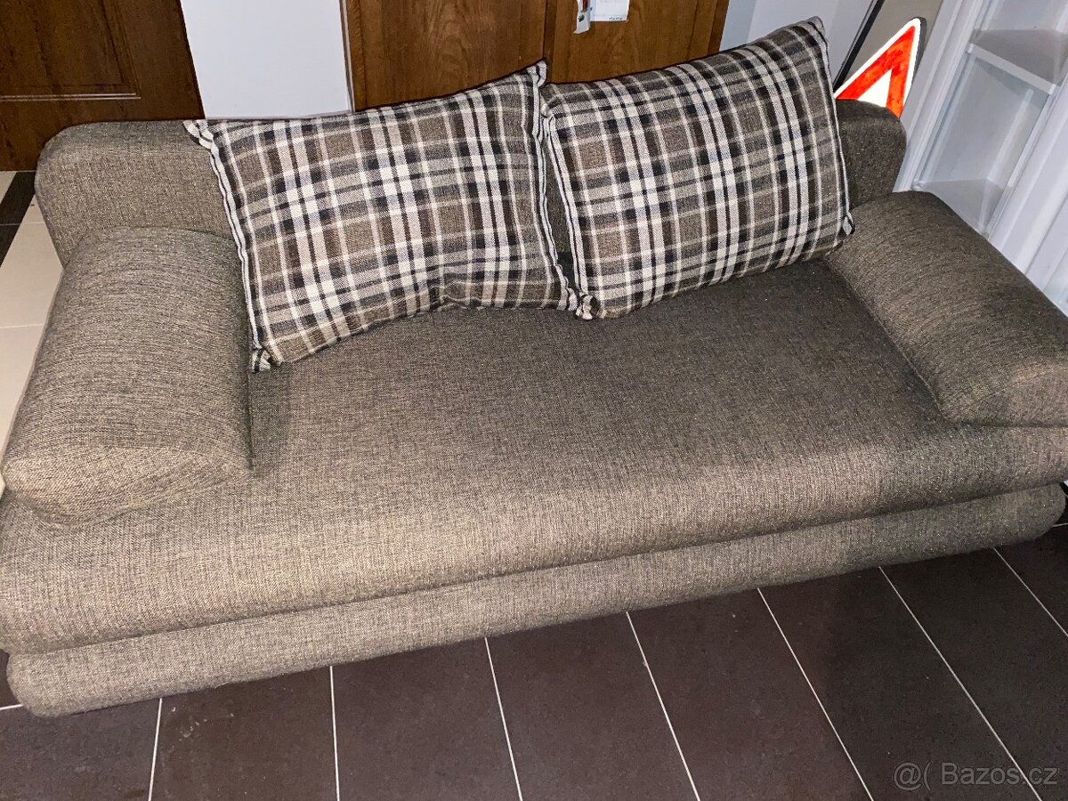 Rozkládací pohovka s úložným prostorem - 2