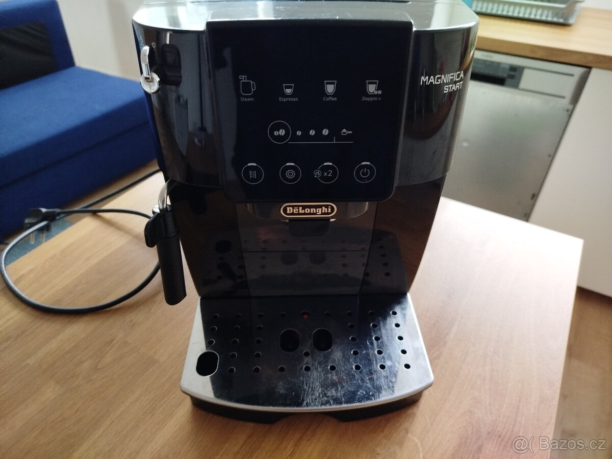 Prodám DeLonghi Magnifica - 2