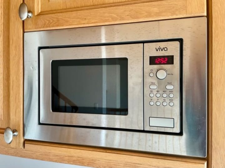 Kuchyně světlý dub masiv se značkovými spotřebiči,5684 - 2