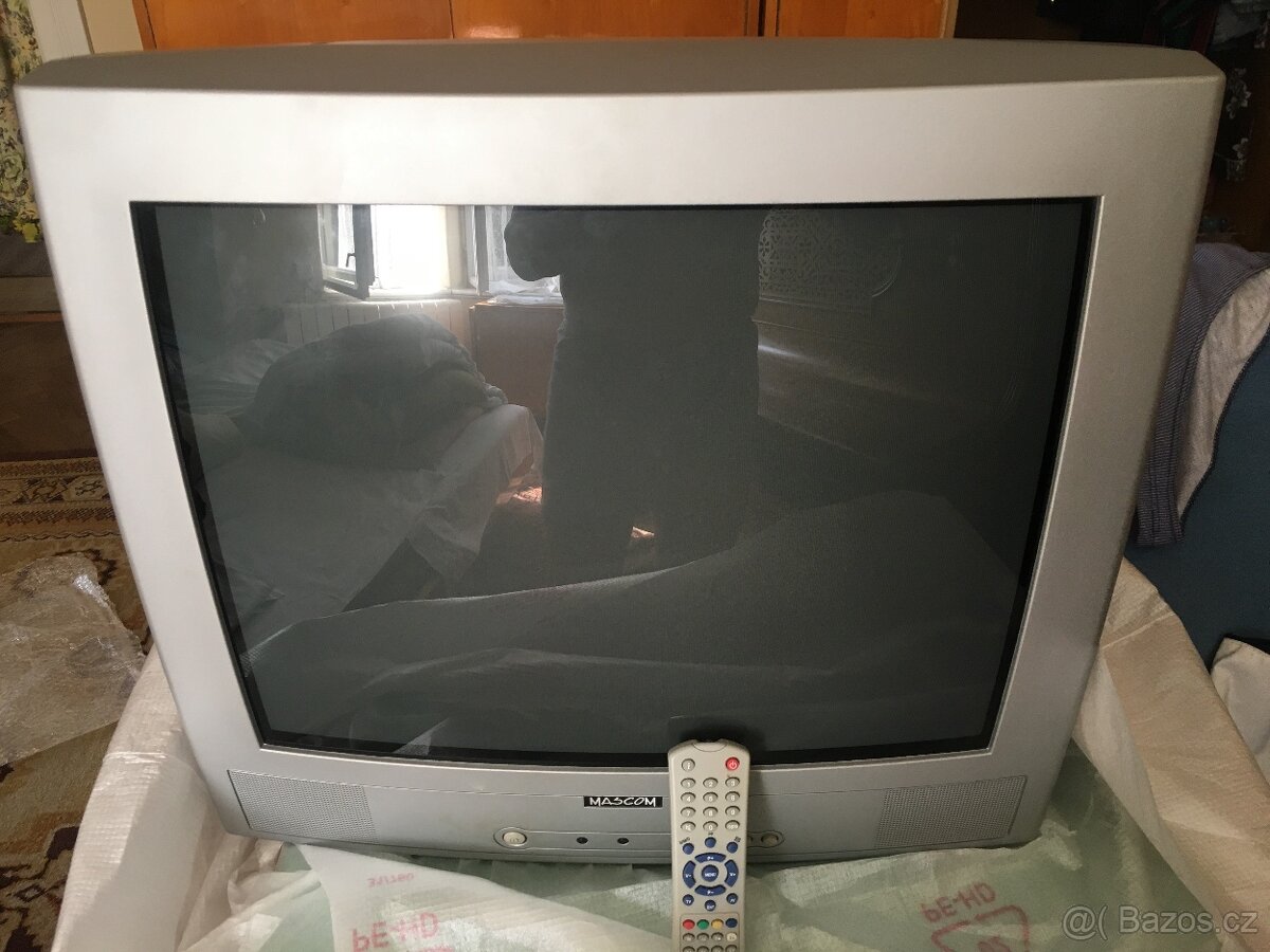 BAREVNÝ TELEVIZOR MASCOM TV5568S M3 s dálkovým ovládáním - 2