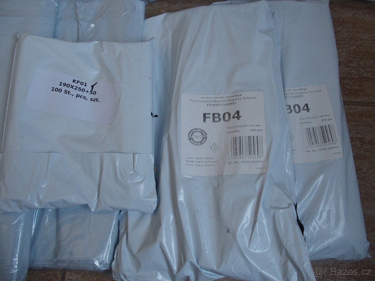 Plastové obálky světle šedé, mix velikostí - 2