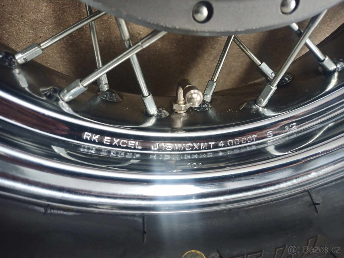 Suzuki VL 800 zadní kolo - 2