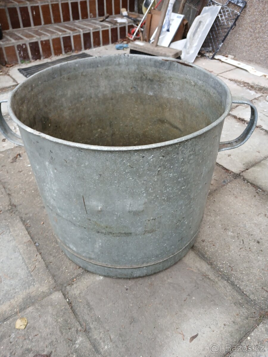 Prodám sud 200 l + hrnec 50 l pozink oba - 2