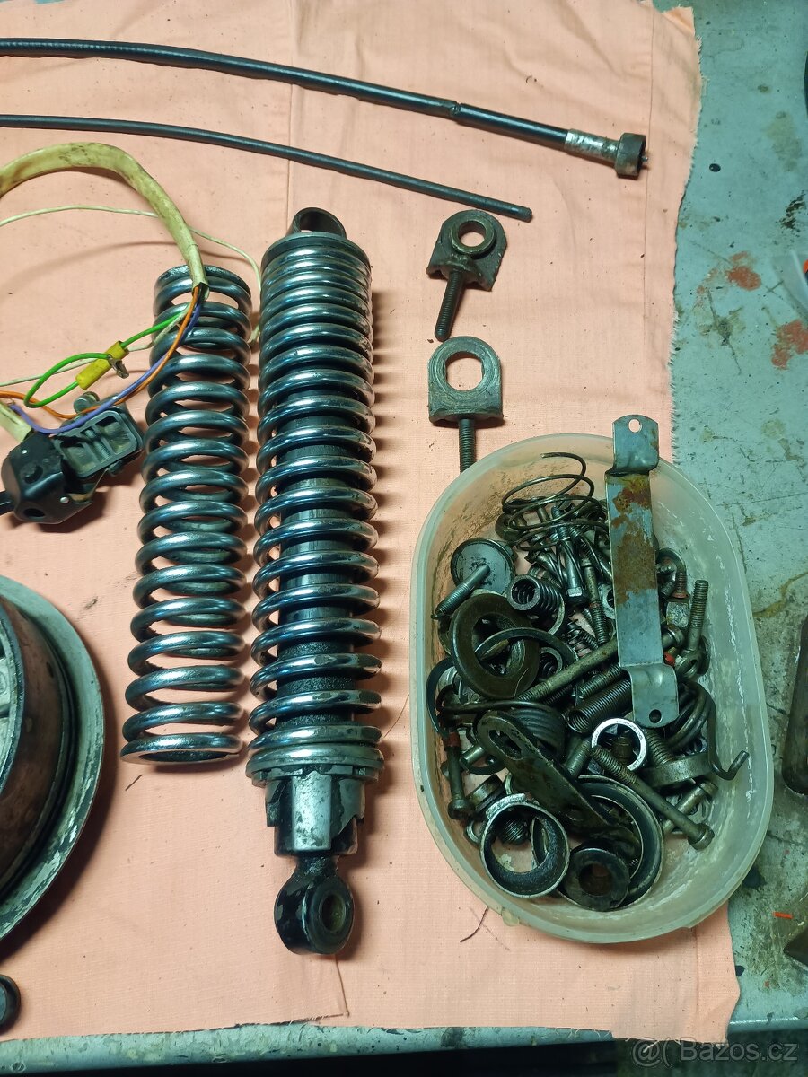 Díly na ČZ175/477 + nějaké díly Jawa/ČZ - 2