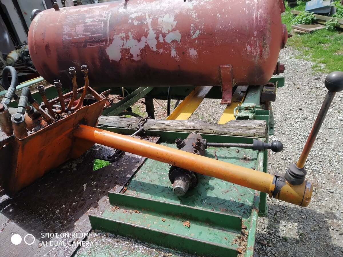 Rozvaděč na čelní nakladač Humpolec 1000 - 2