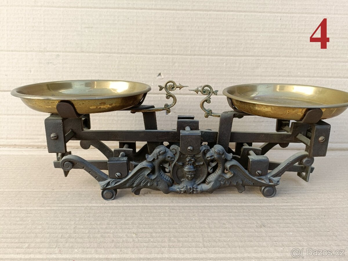 Starožitné rovnoramenné váhy s miskami - 2