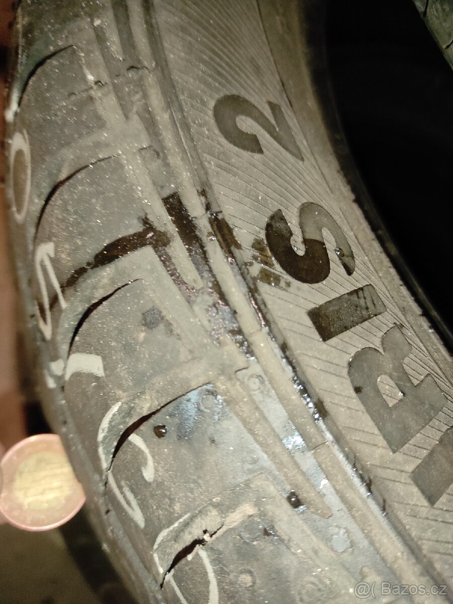 Pneu r16 starší použité - 2