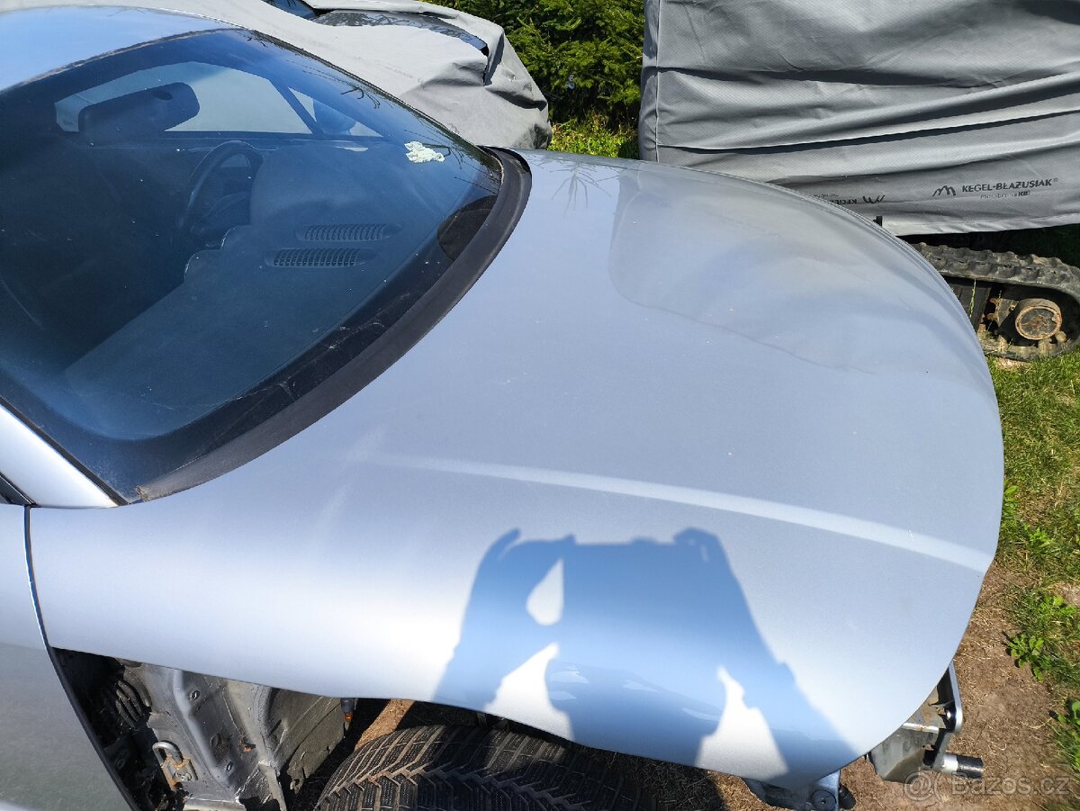 Kapota Audi TT 8n, stribrna - 2