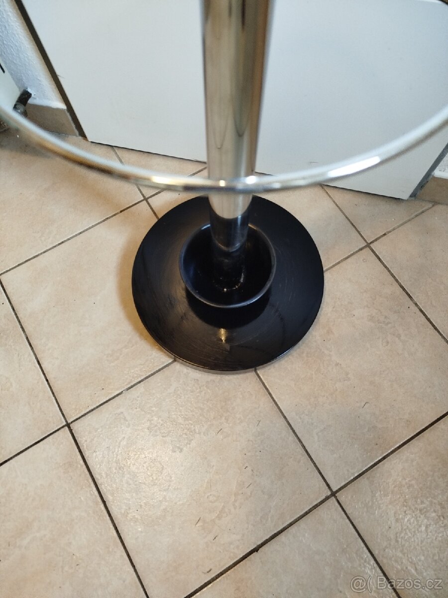 Věšák na oblečení a deštníky - 2