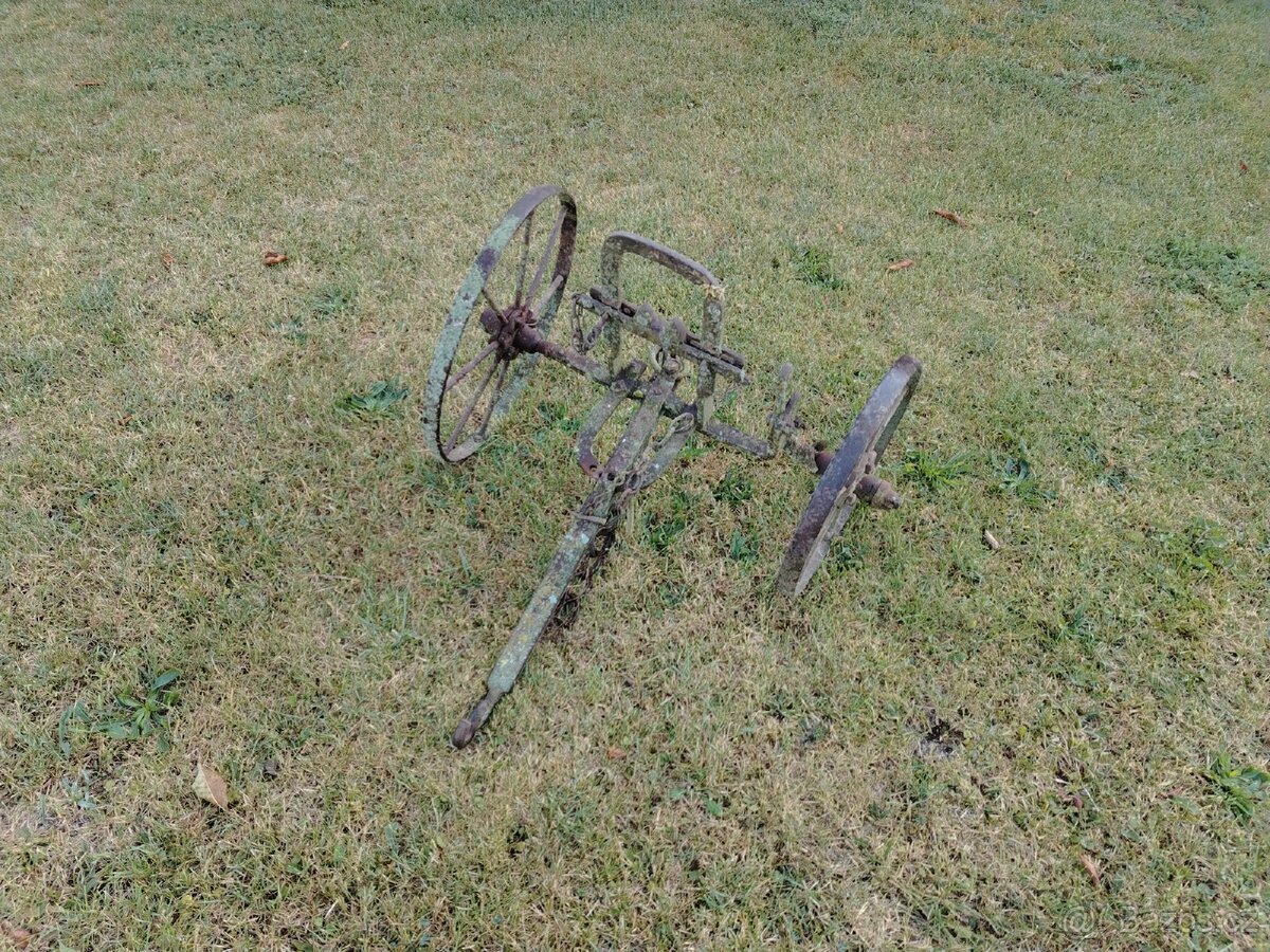 Brány a torzo pluhu. - 2