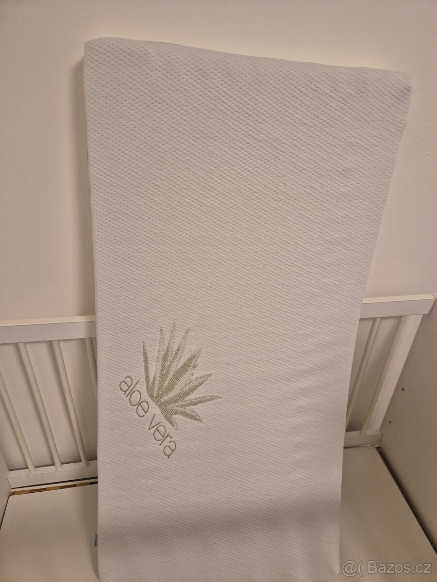 Dětská postýlka s matrací - 2