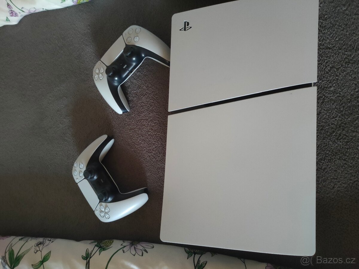 PS5 s mechanikou 1TB a 2 ovladače. - 2