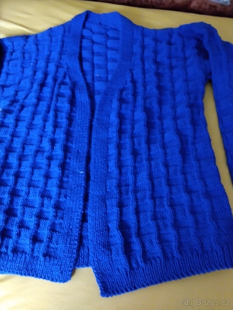 Svetry pletené - 2