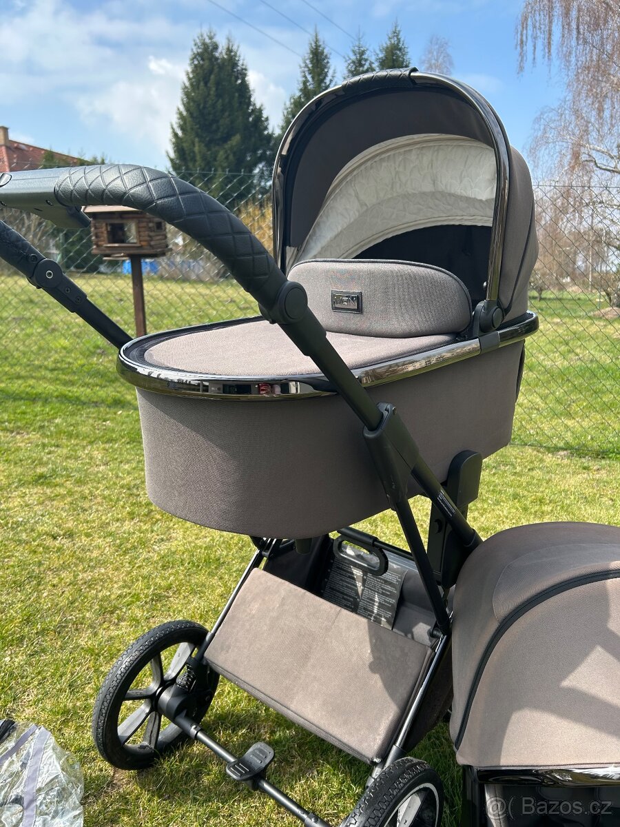 MOON Kočárek PIÚ EXTRA black chrome Anthrazit - 2