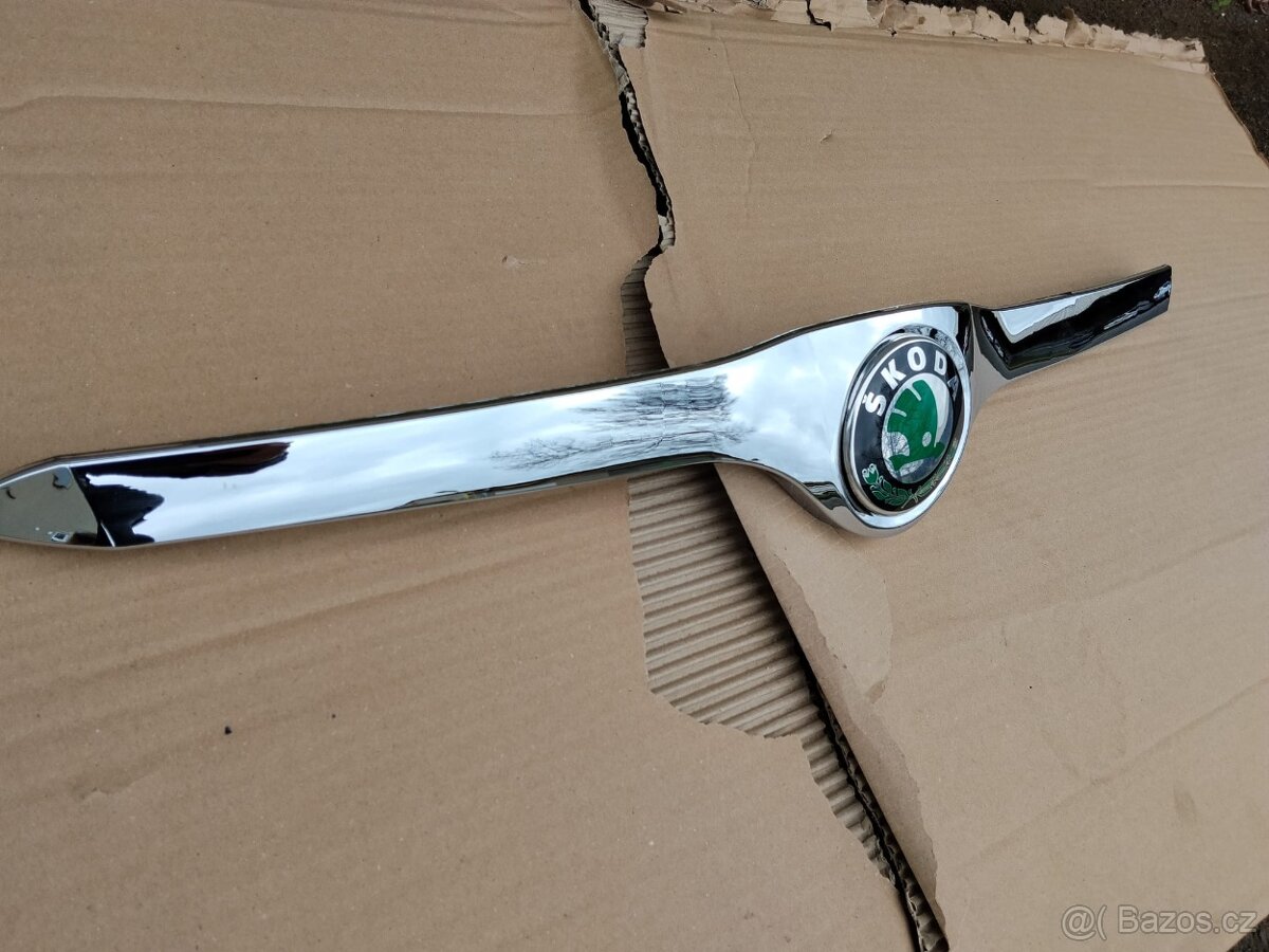 Škoda Superb 2 - maska kapoty - 2