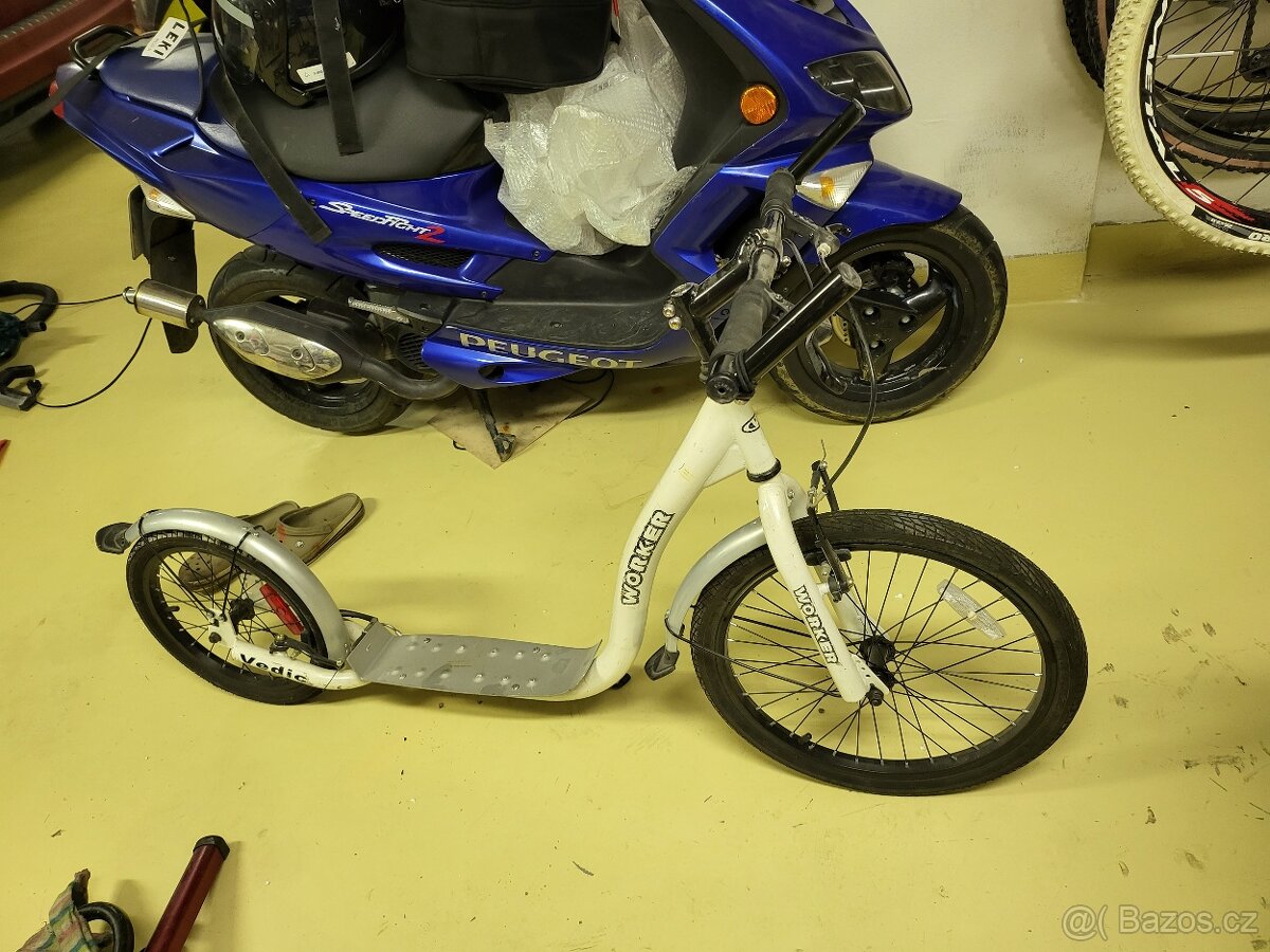 Koloběžka WORKER vedic - 2
