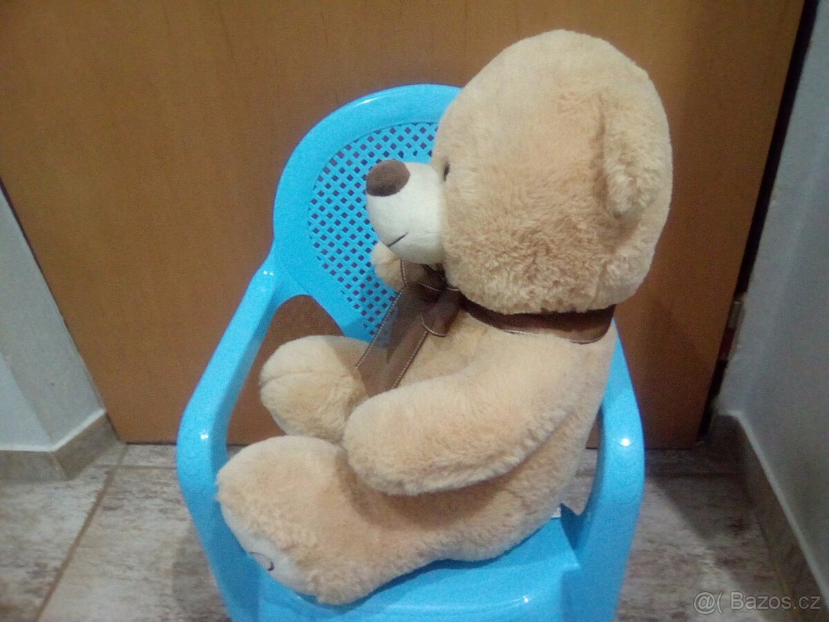 Hnědý plyšový medvídek - 2