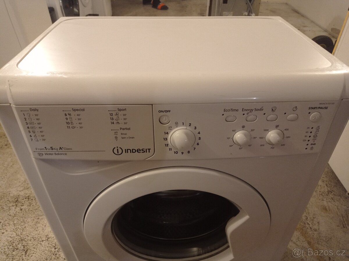 Pračka Indesit - 2