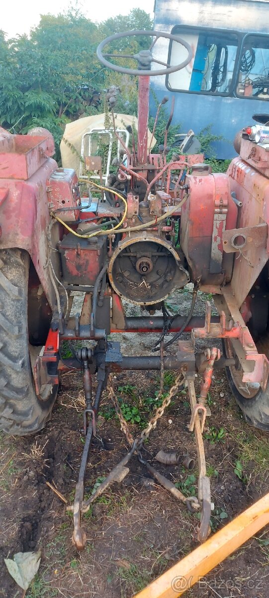 Traktor rs-09 eres nosič nářadí fortschritt - 2