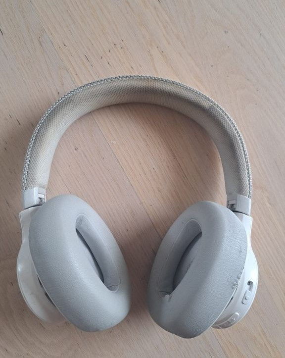 JBL Live 650BTNC sluchátka bílá - 2