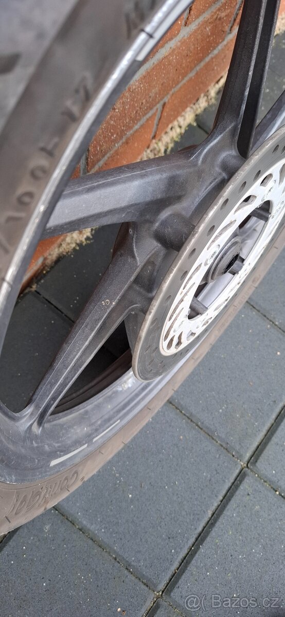 Přední kolo - Honda CBR 125 - 2