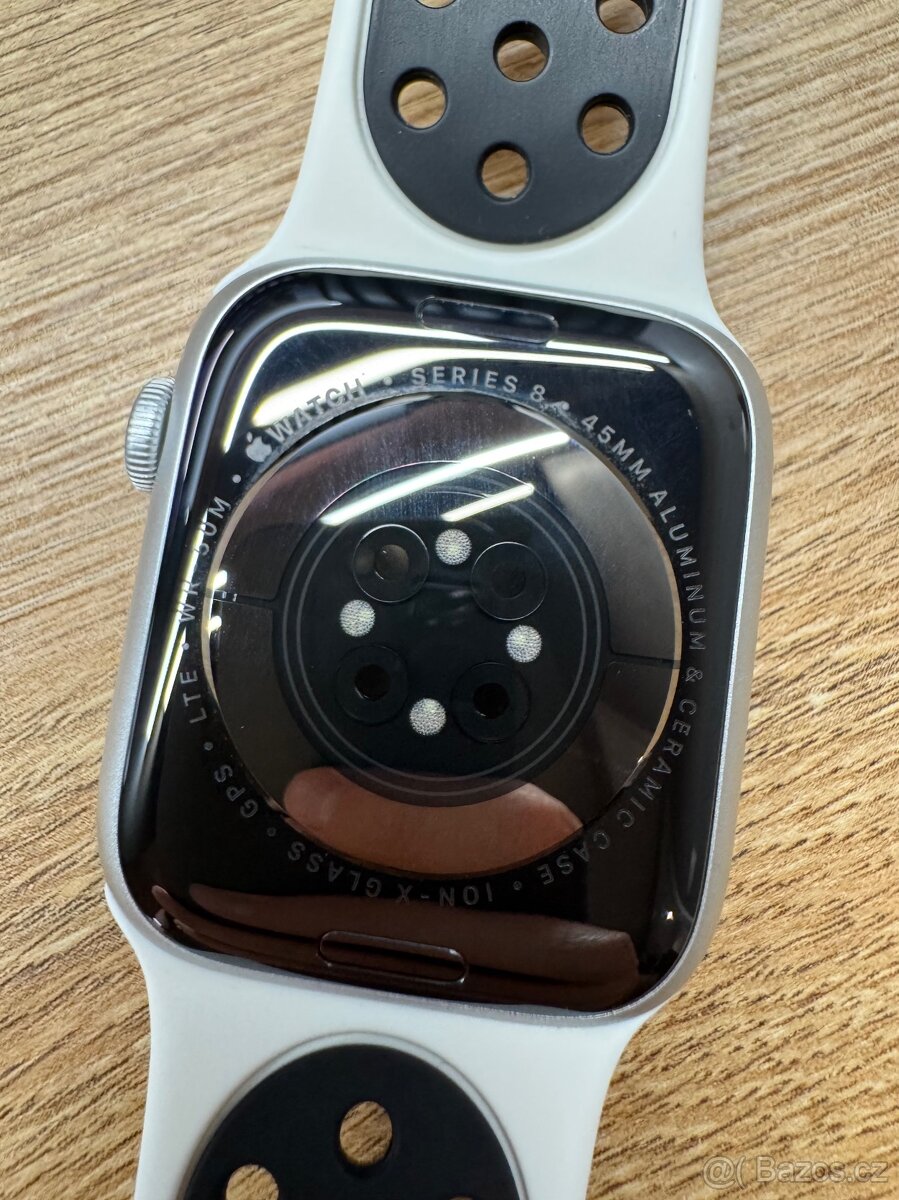 Apple Watch 8 (45 mm, silver, cellular) - 2