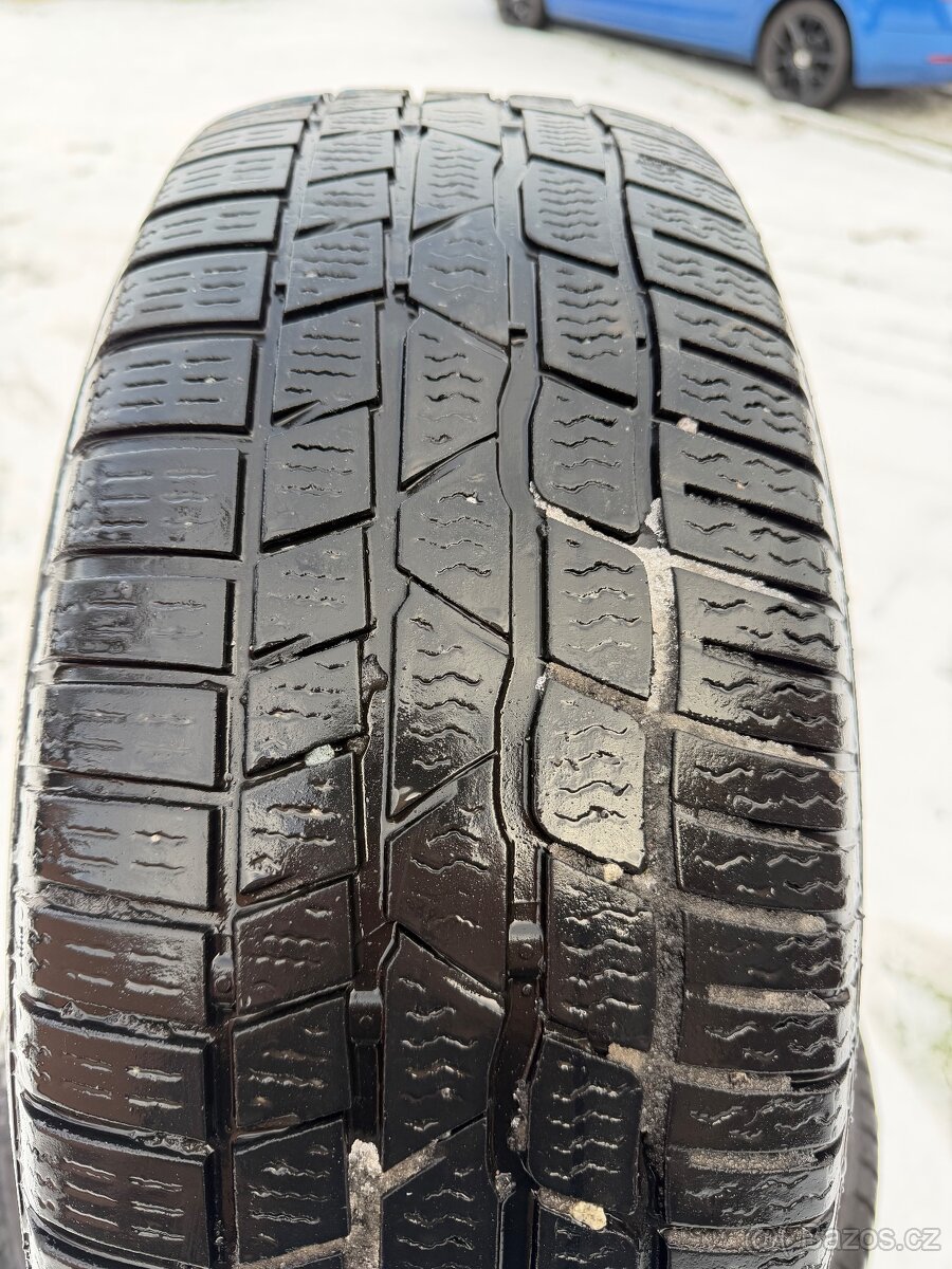 Prodám zimní pneu 215 60 R16 Continental s disky - 2