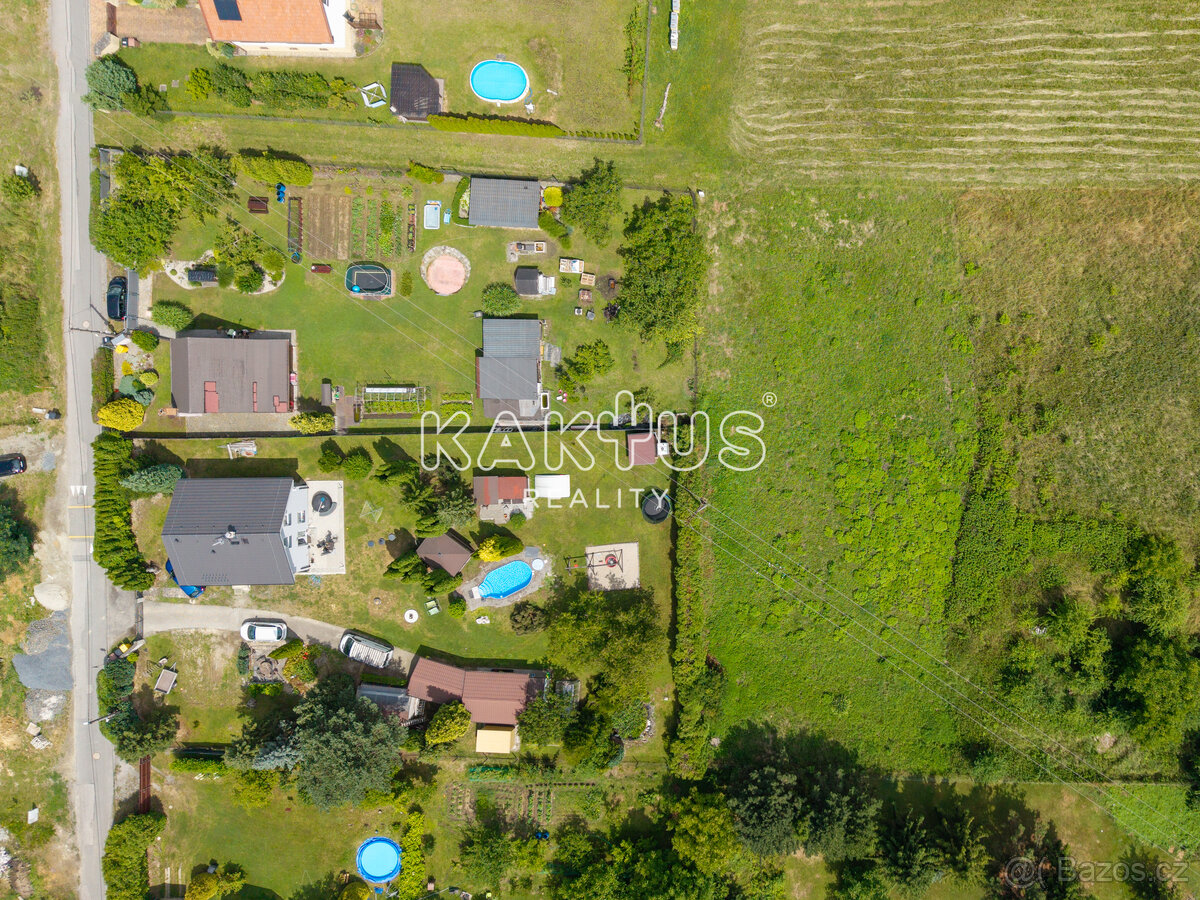 Prodej stavebního pozemku 1877m², ulice Akátová, Poruba u Or - 2