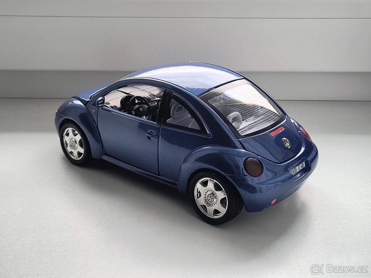 Model VW New Beetle, Bburago 1:18 včetně krabice - 2