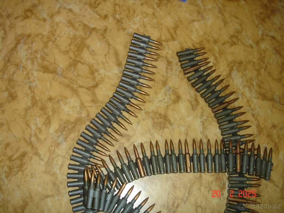 Prodám originál kulometný pás s 50kusy sbírkových školních n - 2