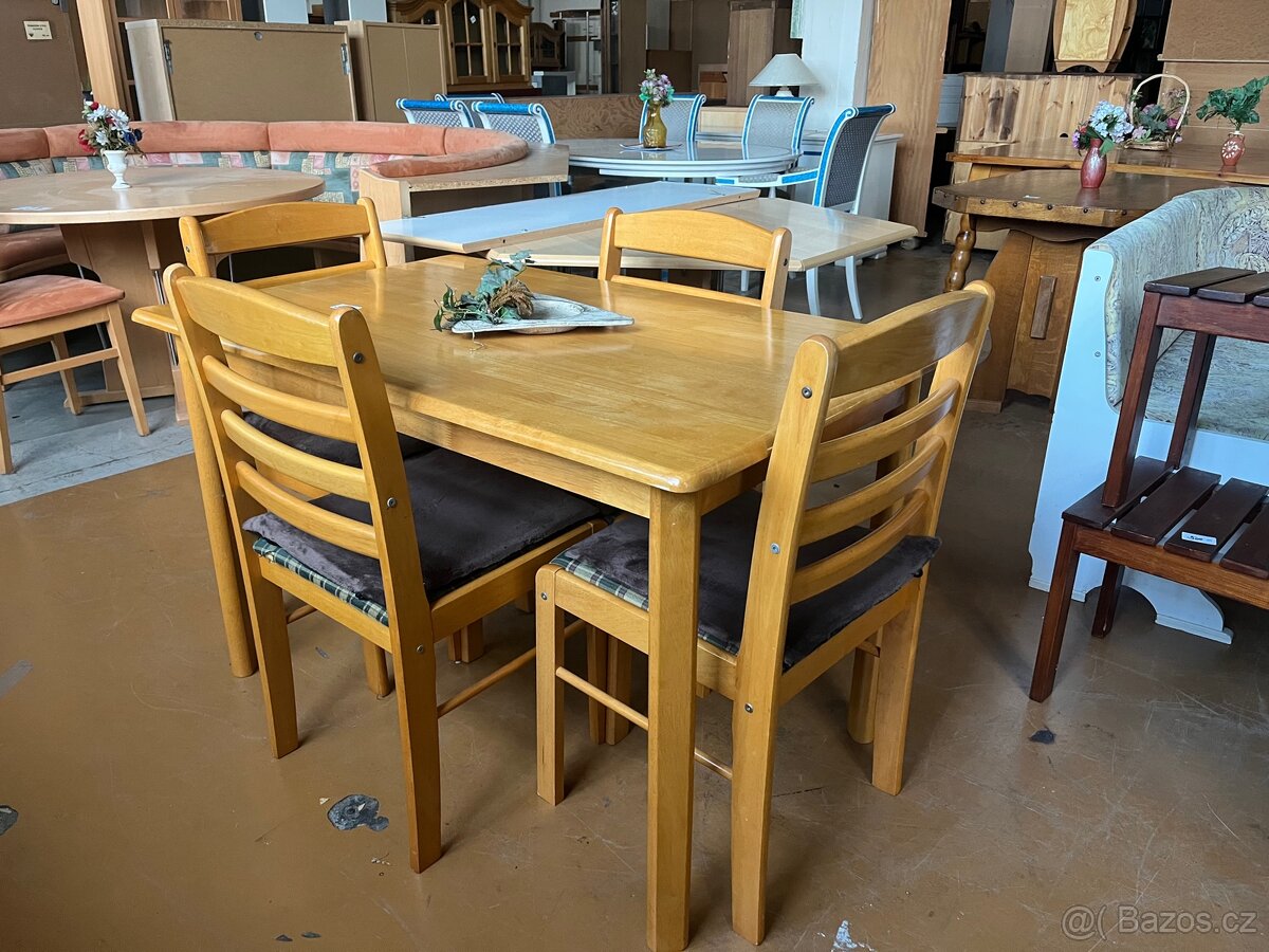 Jídelní stůl se židlemi - 2