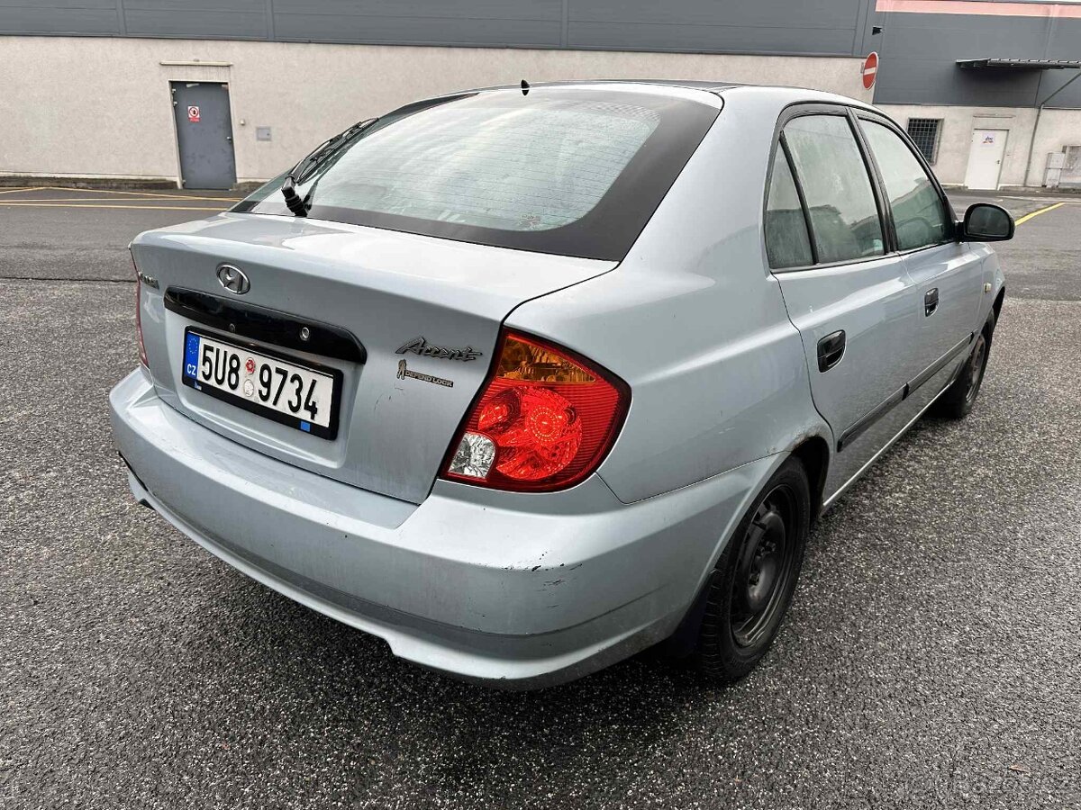 Hyundai Accent - 2