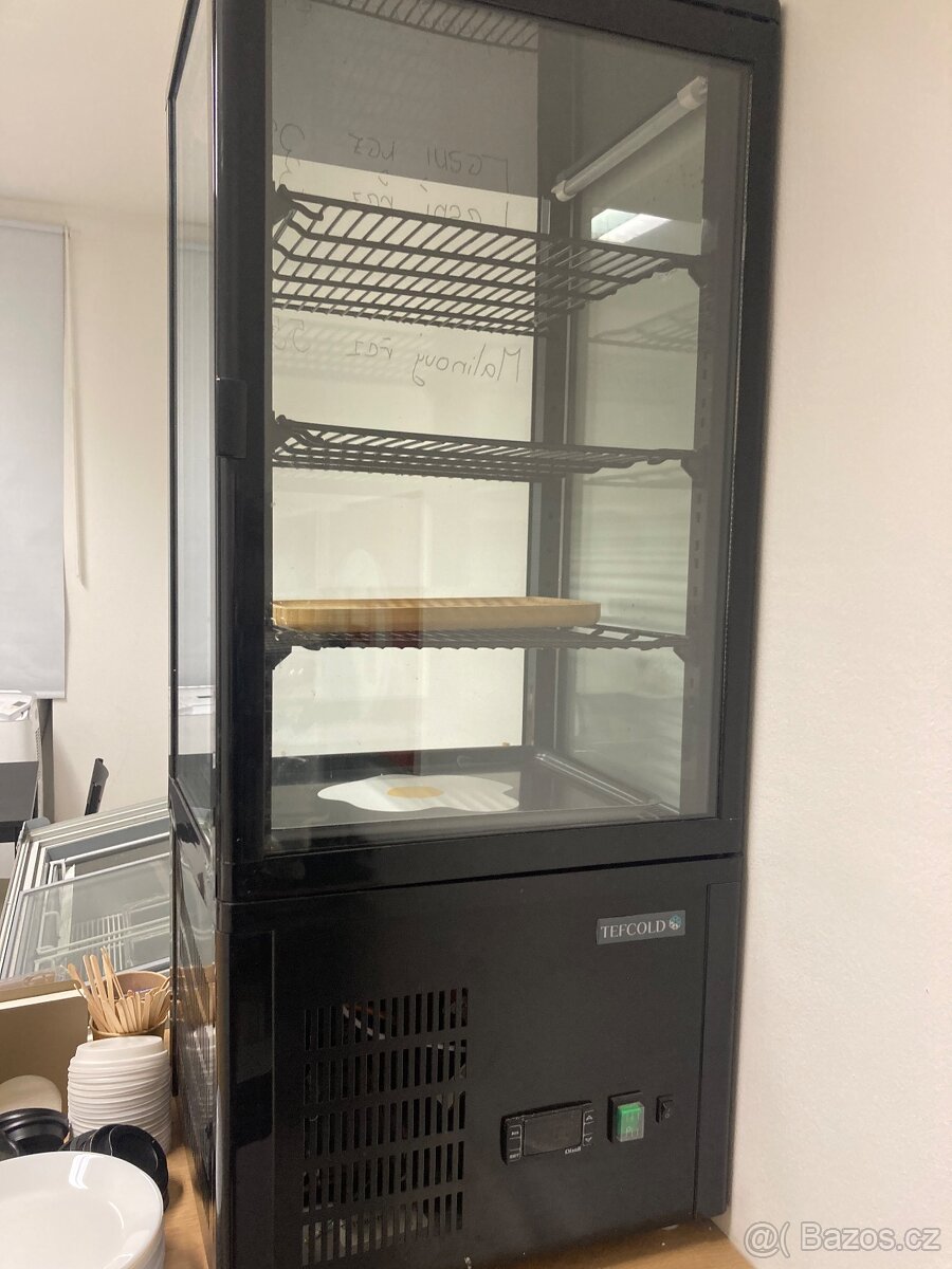 Prosklená chladicí vitrína - 2