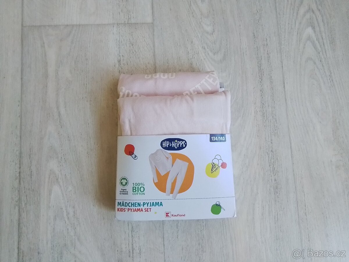 Nové dívčí pyžamo 134/140 - 2