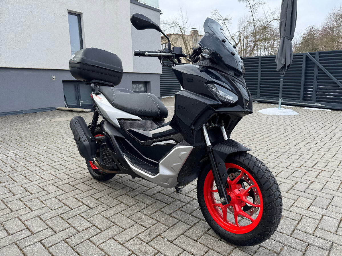 Aprilia SR GT 125 - 2