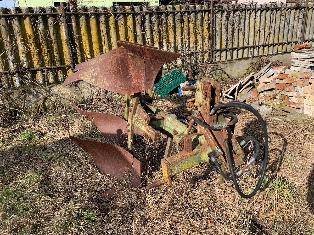 Pluh dvojradličný - obracák - 2