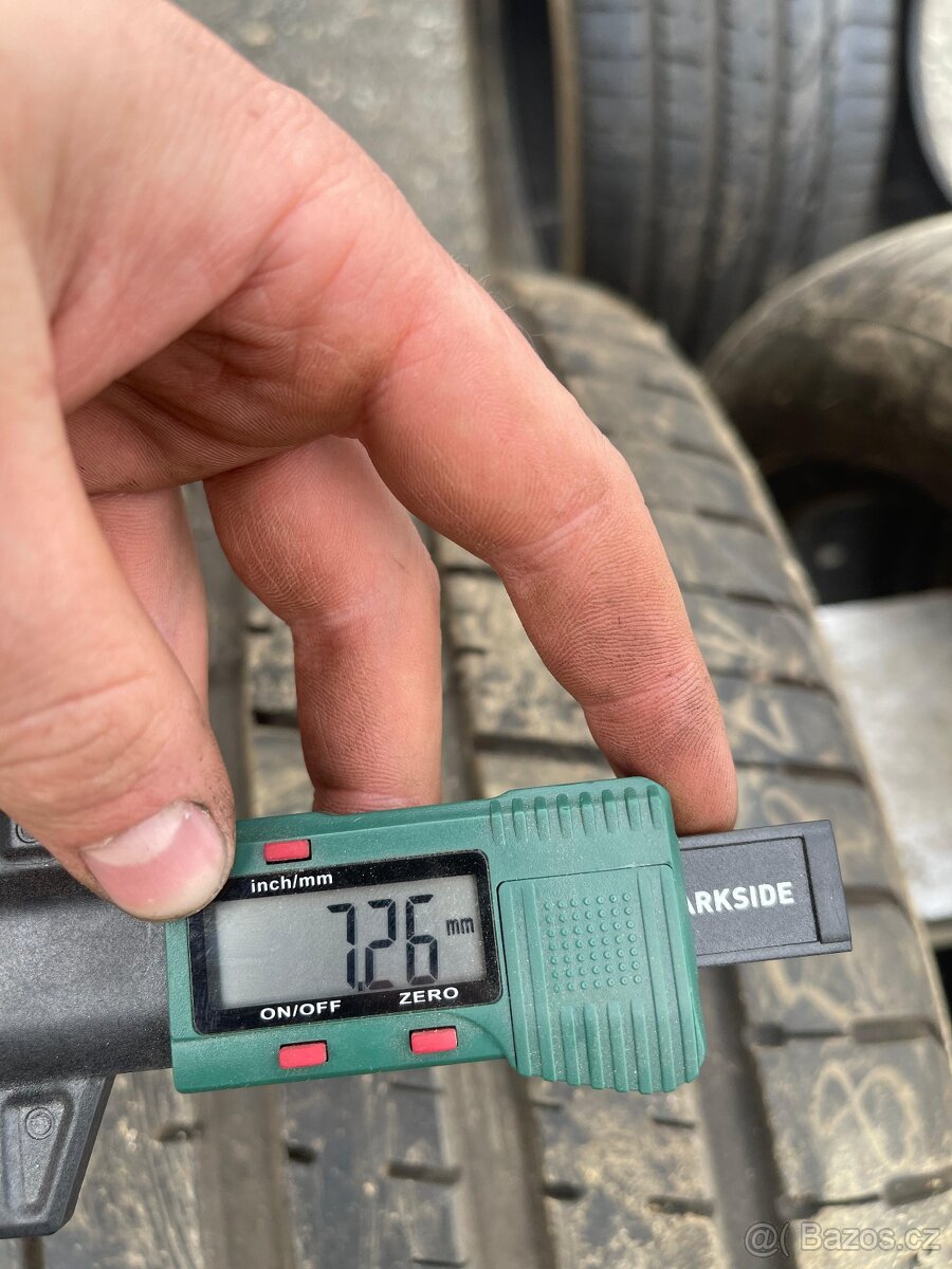 Bridgestone 295/45 R20 110T - 2