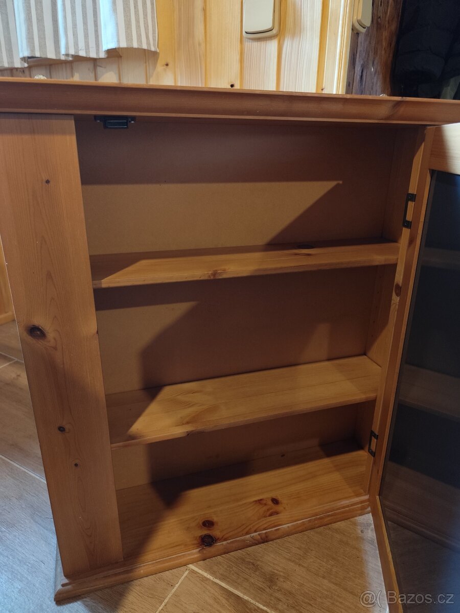 Koupelnová skříňka - 2
