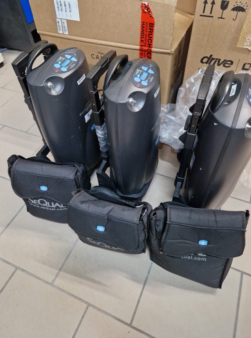 Mobilní - Kyslíkový koncentrátor CAIRE ECLIPSE - top stav - 2