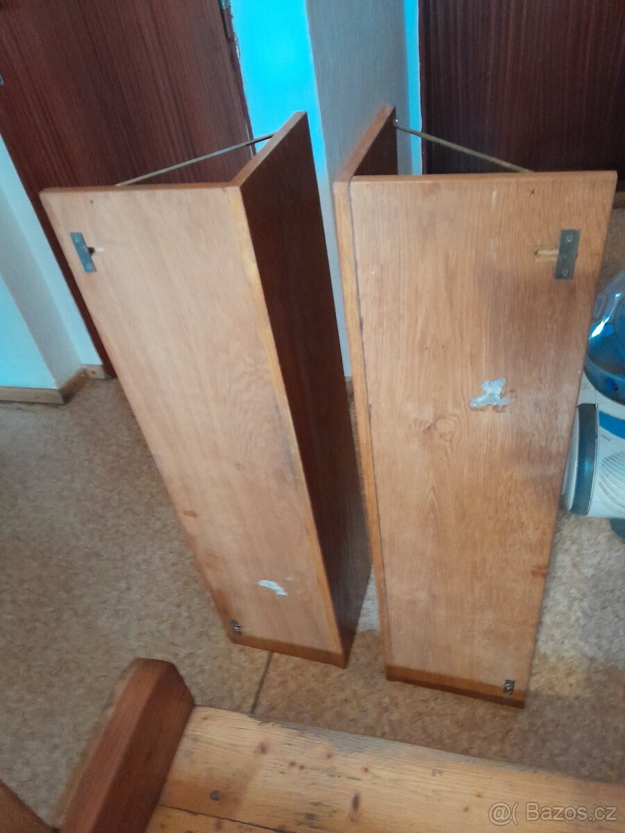 RETRO POLICE DUBOVÁ Interier Československo U-490 - 2